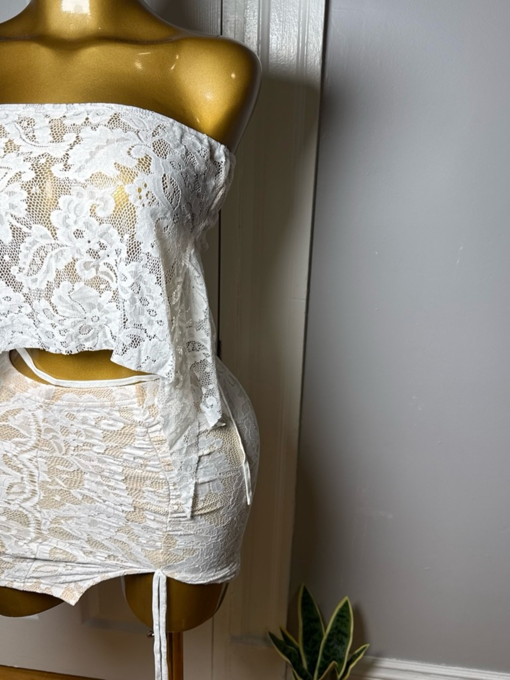 White Lace Strapless Bandeau Set - Feminine Two-Piece